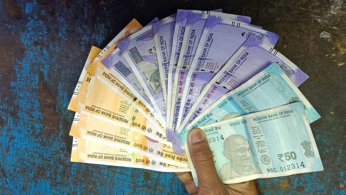 Yogi Government’s 10th Budget: Big Welfare Push, Pension Hike & Student Benefits