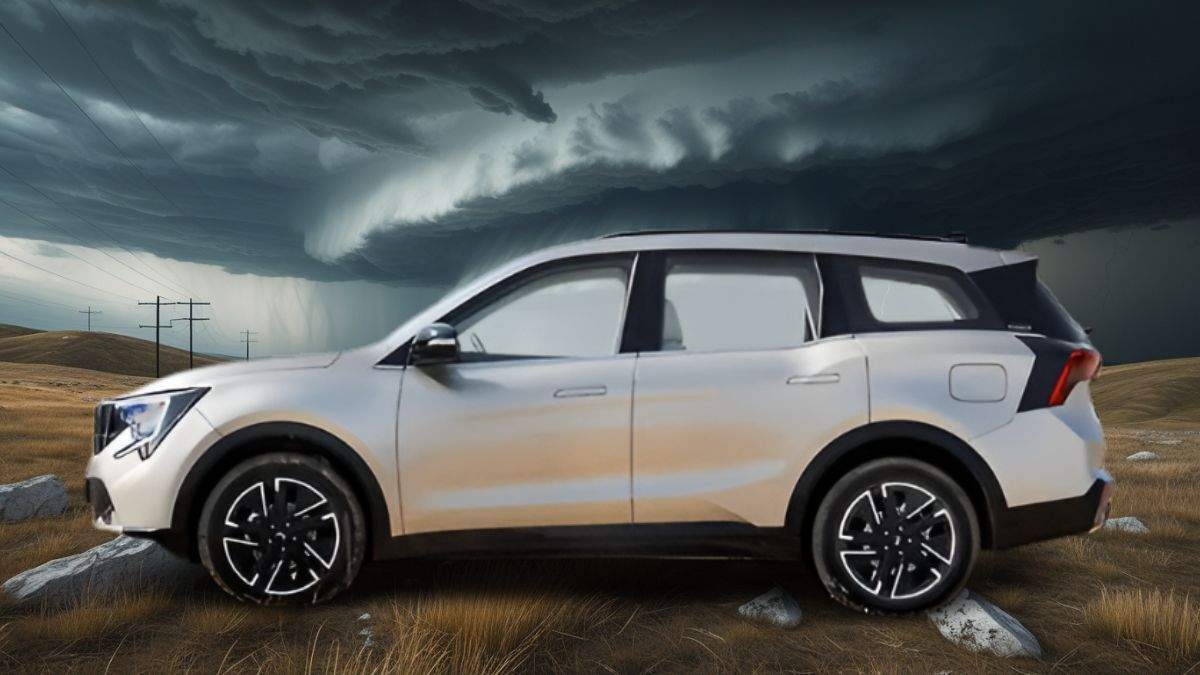 Mahindra XUV 7XO इंटीरियर में ट्रिपल 12.3 इंच स्क्रीन सेटअप