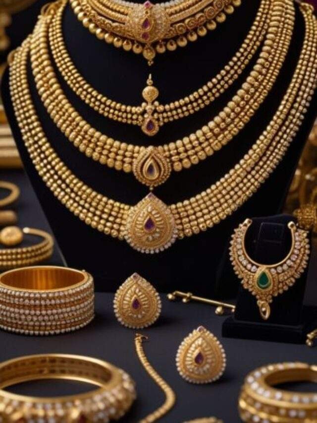 Phoenix_10_Magnificent_closeup_of_premium_gold_jewellery_colle_2